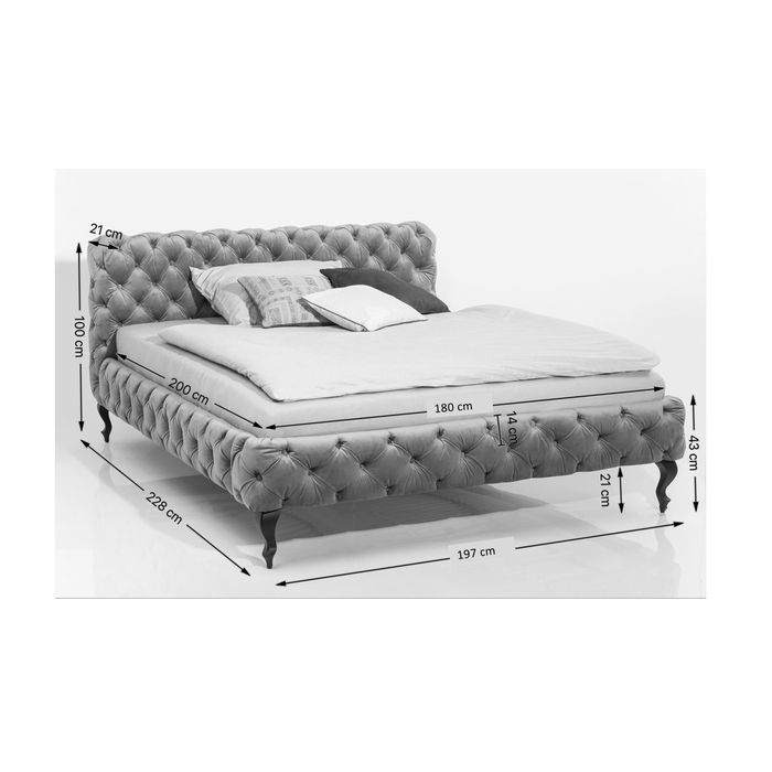 Chesterfield Style Bed 