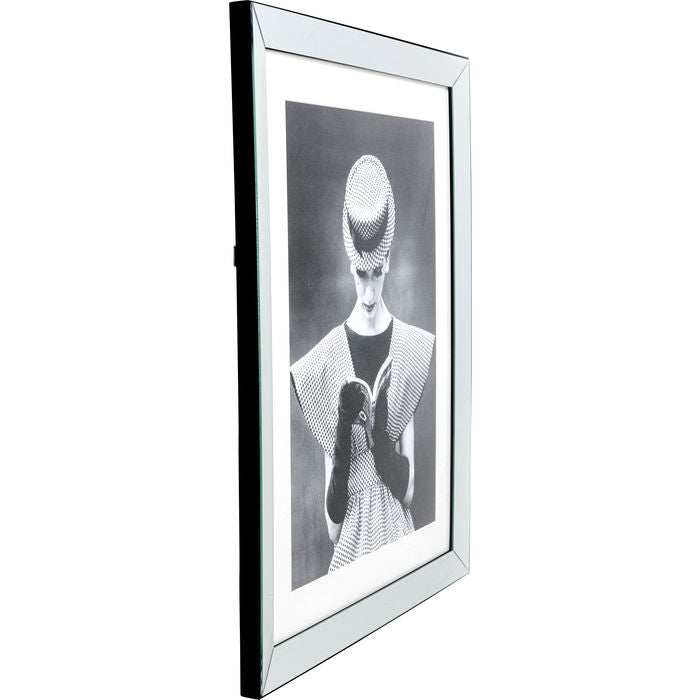 Framed Picture Reading Beauty 85x105